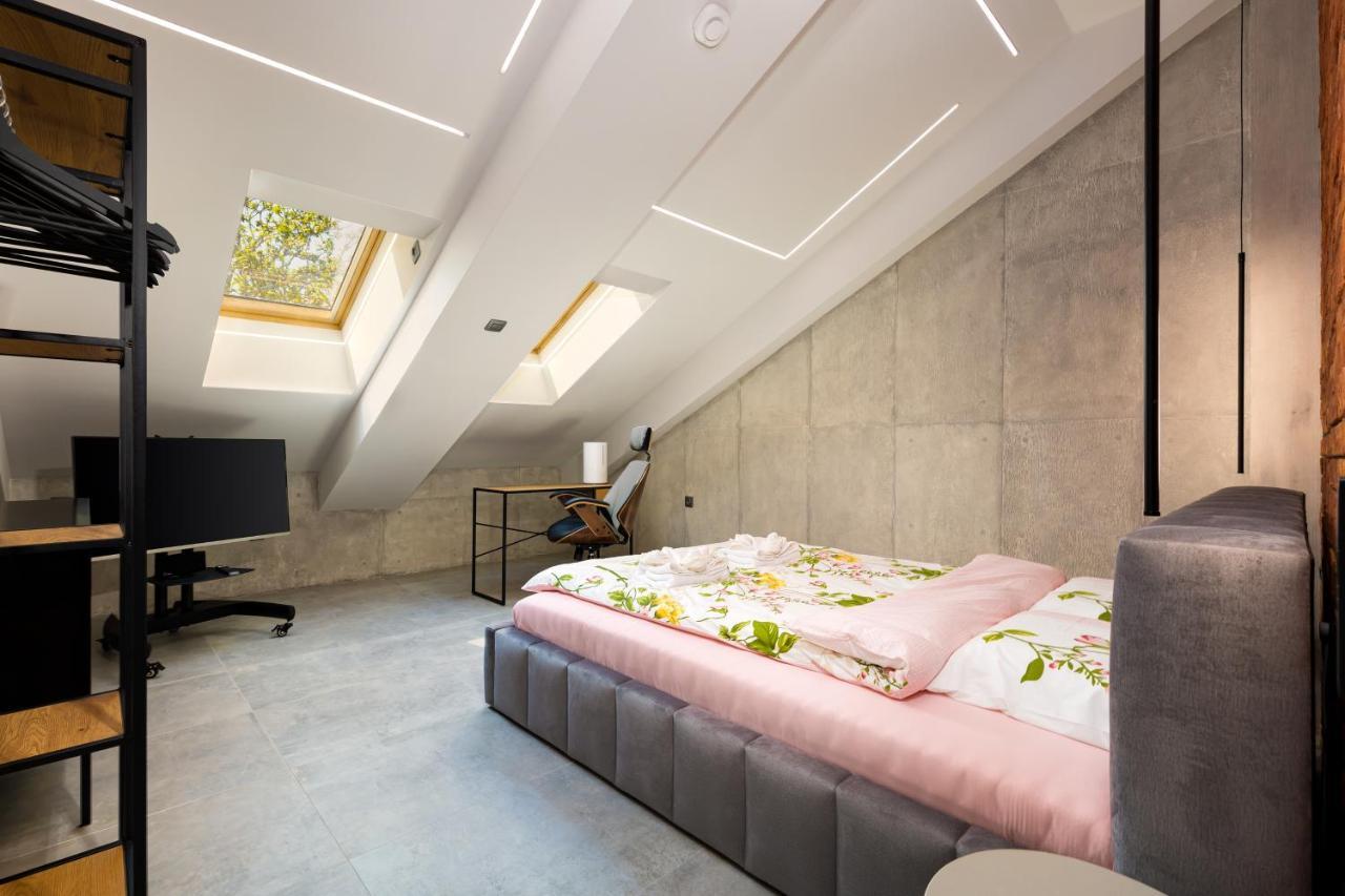 Industrial-Style 2Bd Loft With Parking Spot By Flat Mаnager Apartment Plovdiv Luaran gambar